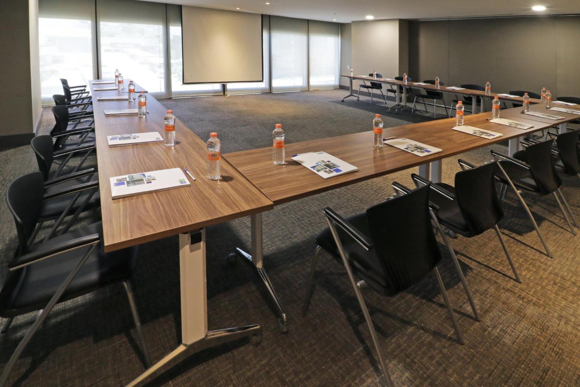 Holiday Inn Express & Suites Monterrey Valle By Ihg San Pedro Garza Garcia Экстерьер фото