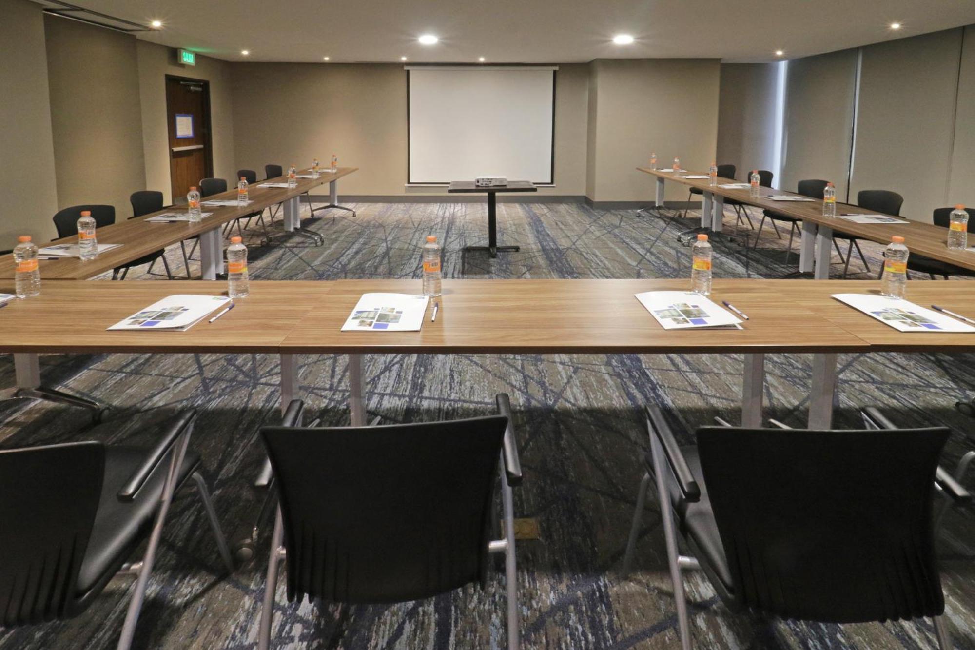 Holiday Inn Express & Suites Monterrey Valle By Ihg San Pedro Garza Garcia Экстерьер фото
